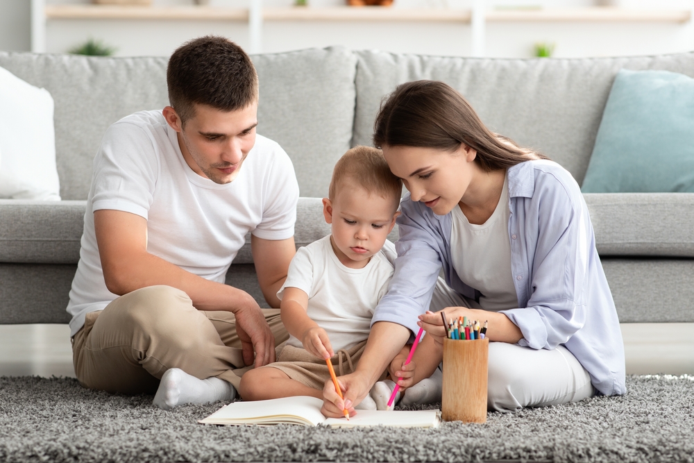 shutterstock_2071198628.jpg развивающие занятия с ребенком