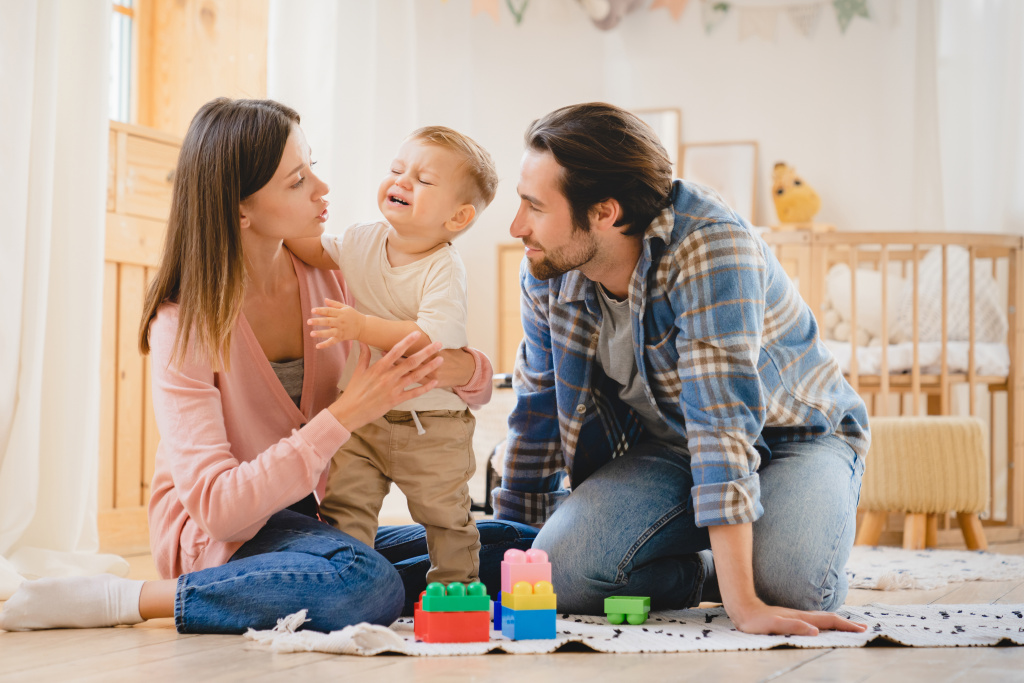shutterstock_2118883376.jpg ребенок не хочет в детский сад