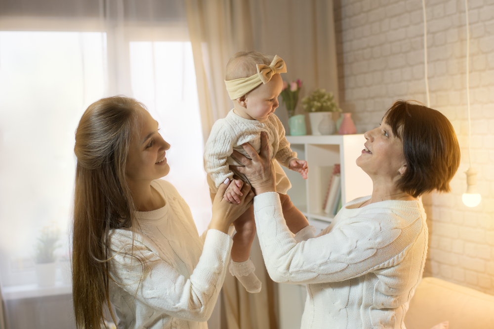 shutterstock_753272812.jpg воспитание ребенка бабушкой
